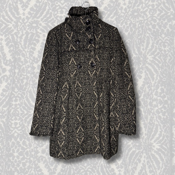 Steve Madden Jackets & Blazers - Stylish Black and Cream Patterned Coat